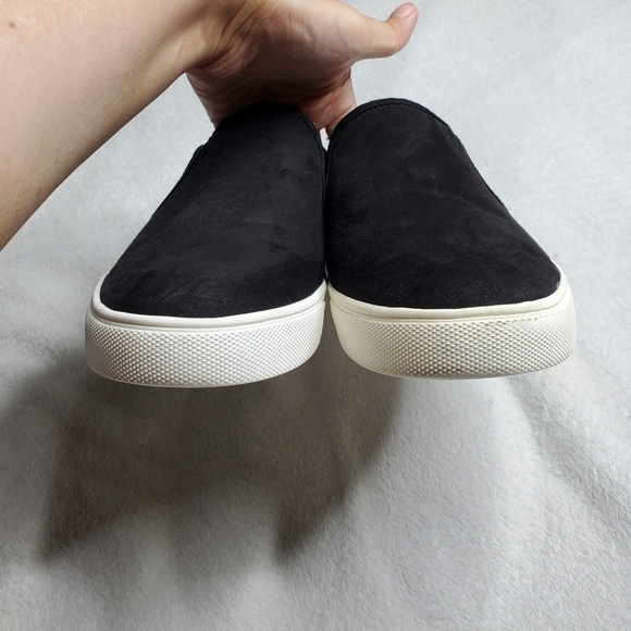Steve Madden Zima Black Suede Slip On Sneakers - Picture 4 of 12